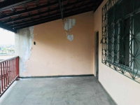 Casa ocupada com 4 quartos, 3 banheiros e 391 m² construída