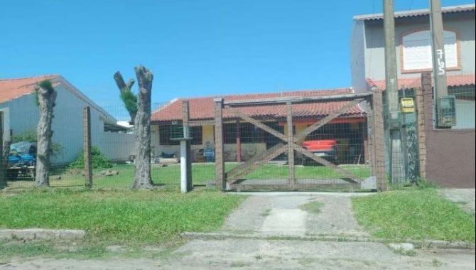 Casa 3 quartos 1 banheiro 103 m² ocupada