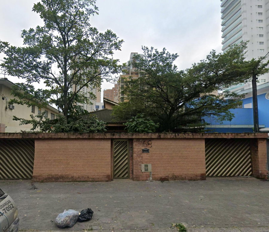 Sobrado em Santos com 465m², 3 quartos, 2 banheiros