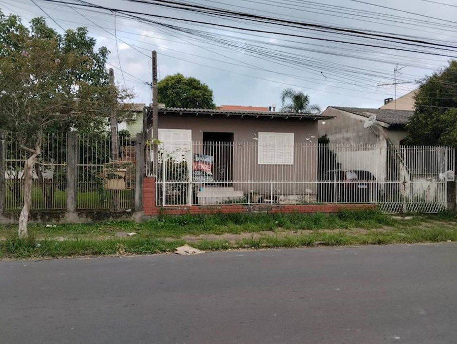 Casa com 2 quartos, 2 banheiros e 1 vaga em Porto Alegre