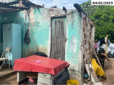Casa com 3 unidades em terreno de 484m²