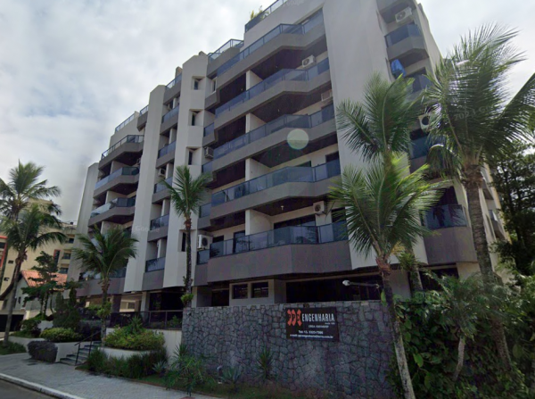 Espaçoso Apartamento com 3 Quartos, Área de 462m² Construída
