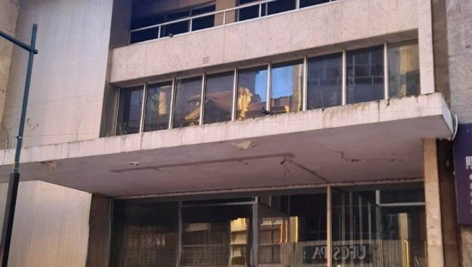 Ex-Agência Comercial com 4 banheiros - Porto Alegre