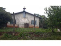 Casa ocupada com 4 quartos, 2 banheiros e 238 m² construída
