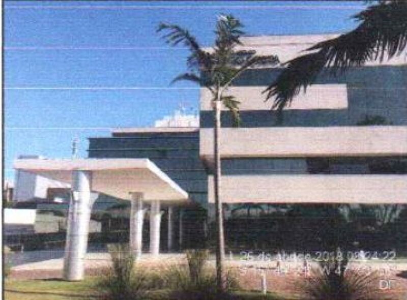 Sala Comercial com 2 Vagas de Garagem em Brasília