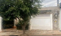 Casa com 2 quartos, 3 banheiros e 1 vaga de garagem, ocupada