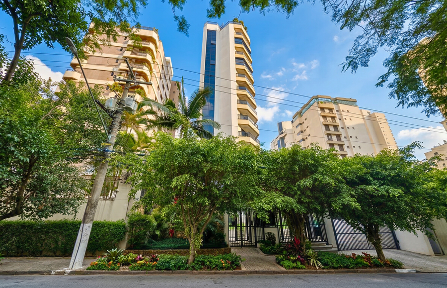 Apartamento Duplex Alto Padrão com 373 m² Útil