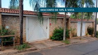 Casa geminada 320m² com terreno 950m², imóvel