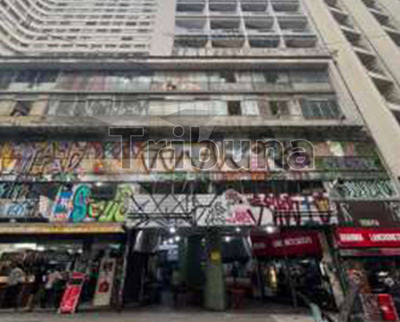 Sala comercial com 63,63m², 1 banheiro, desocupada