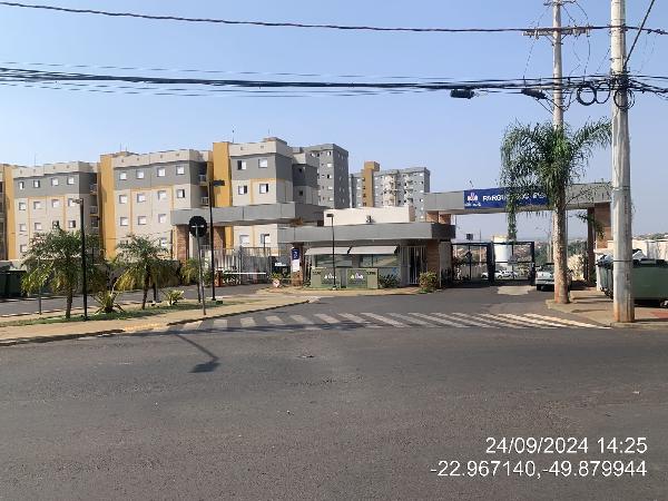 Apartamento com 2 Quartos e 1 Vaga em Ourinhos