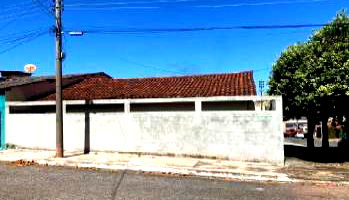 Casa aconchegante com 189m² construída e ocupada