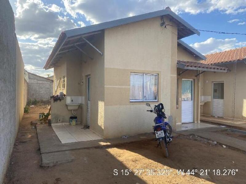 Casa com 2 quartos, 2 banheiros e 51,39 m² de área construída