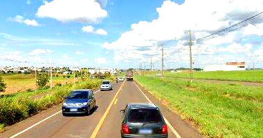 Terreno de Esquina com 180m² e 2 Casas em Umuarama