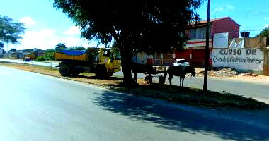 Casa com 2 quartos, varanda, área construída 69,57m², terreno 360m²