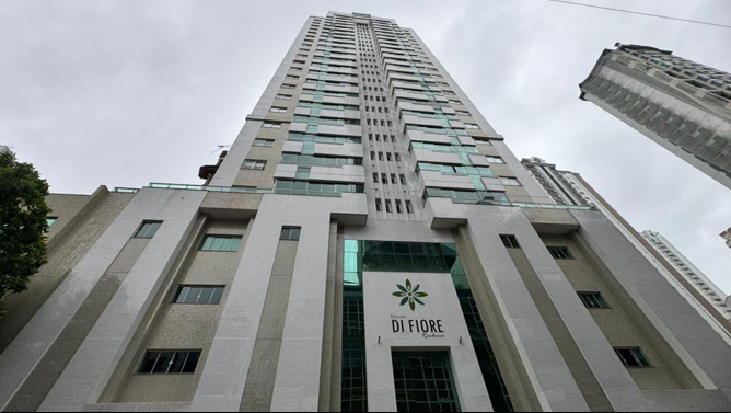 Apartamento com 225,13 m² - Centro