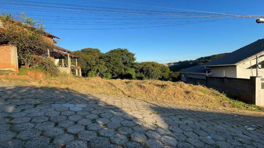 Terreno no Loteamento Solar dos Lagos - São Lourenço/MG