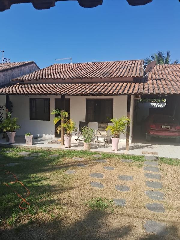Casa 2 quartos, 2 banheiros, 107m² construída, desocupada