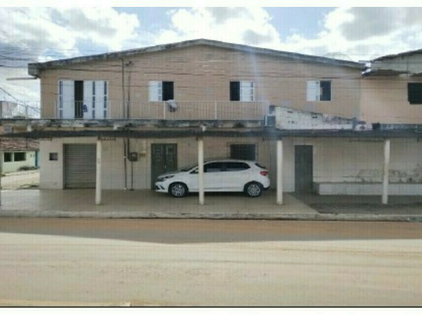 Casa em leilão com 4 quartos e 4 banheiros