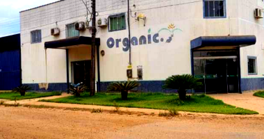 Prédio de 2 pisos com 758,62m² e terreno de 1.600m² em Colorado do Oeste/RO