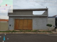 Casa com 2 quartos, 45,1m², 2 vagas, ocupada