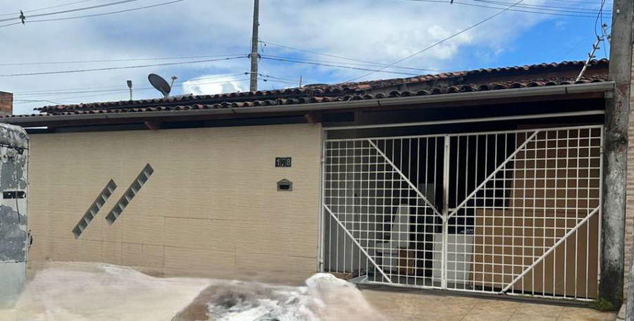 Casa com 3 quartos, 2 banheiros e 129m² construída, ocupada