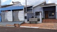 Casa padrão, desocupada, 129 m² total, 85,12 m² construída, 2 quartos, 2 banheiros, sem vagas de garagem, localizado na Rua Amarilis, 537, Residencial Borim, Jardim Alegre, Ivaiporã, PR