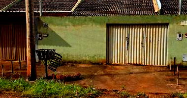 Casa com 3 quartos, varanda, área construída 69.9m², terreno 200m²