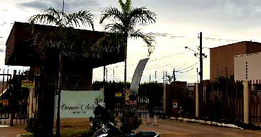 Casa com 2 Quartos e 2 Vagas em Sinop - MT