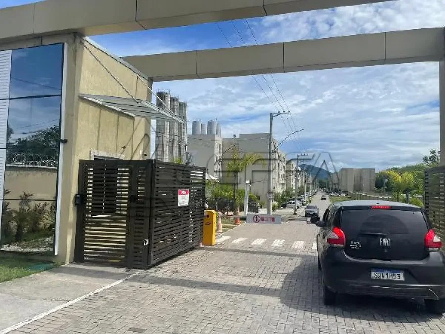 Apartamento com 1 quarto e varanda em Inhoaíba, Rio de Janeiro