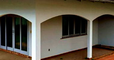 Casa com edícula e garagem, 2 benfeitorias, terreno 724m²