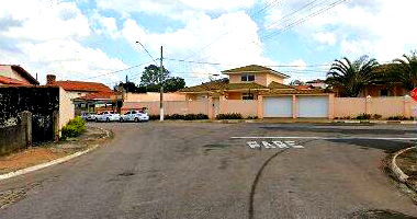 Casa com sobrado e edícula em Itupeva/SP