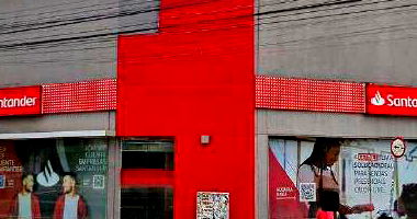 Espaçosa Ex-Agência Comercial com 1218 m² Construídos, Desocupado