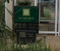 Apartamento com 3 quartos, 3 vagas, 211m²