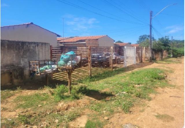 Casa residencial com 3 quartos, 2 banheiros e área construída de 61.87m²