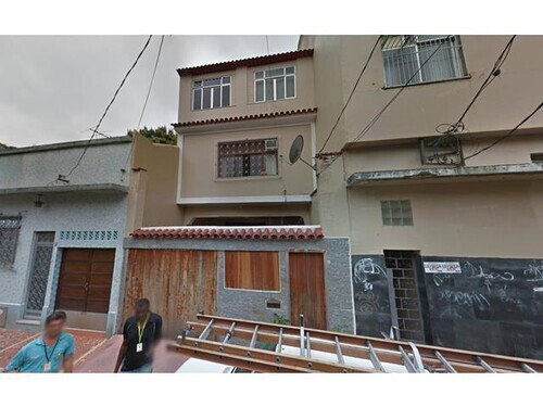 Casa assobradada com 3 quartos, 220m², ocupada