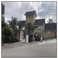 Casa com 3 Quartos e 2 Vagas em Porto Alegre