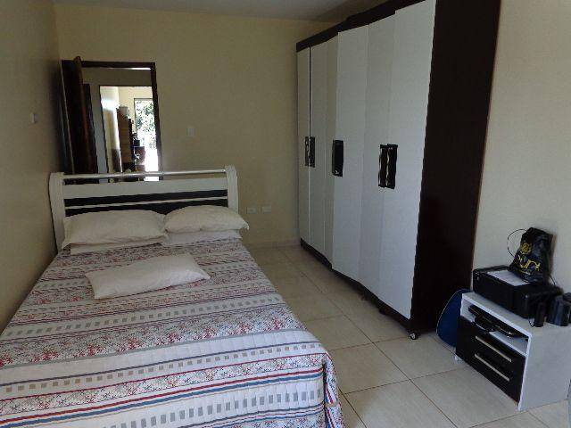 Casa com 3 quartos, 3 banheiros e 257m² construída, ocupada