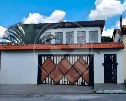 Casa residencial com 357m² de área construída