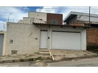 Casa ocupada com 190,39 m² construídos