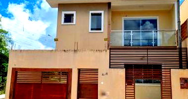 Casa com 3 quartos, 2 banheiros e 105,62m² construída, desocupada