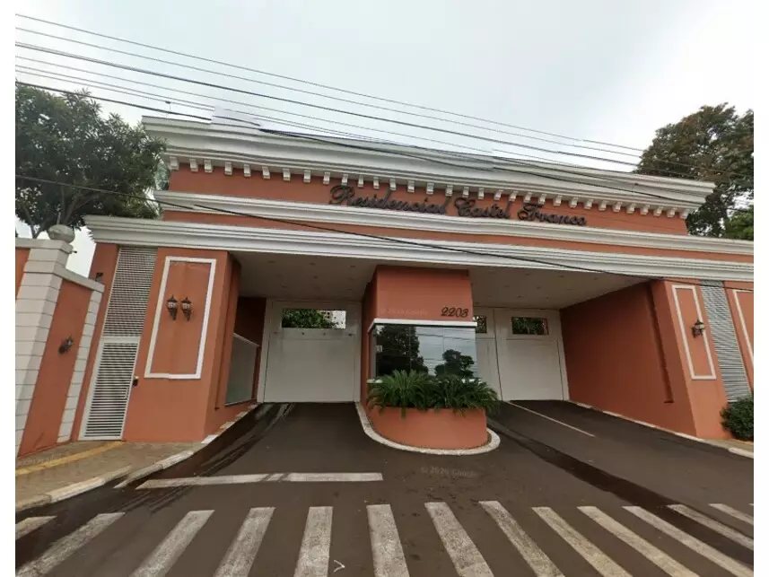 Casa em Leilão com 592.76m² Construída em Foz do Iguaçu
