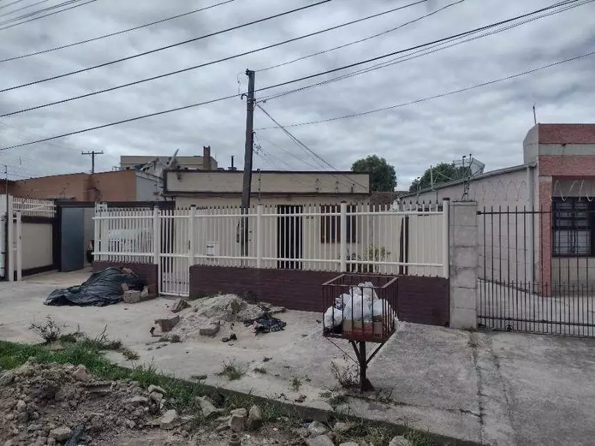 Casa em leilão com 3 quartos e 2 banheiros