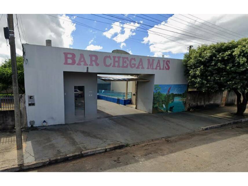 Casa ocupada com 242m² construídos em Jardim das Palmeiras