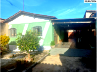 Casa com barracão e cozinha americana, terreno 380m², desocupado