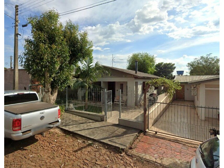 Casa Ocupada com 281m² de Terreno em Timbaúva