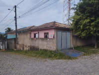 Casa com 2 quartos, 1 banheiro, 1 vaga, 49m² construída, desocupada