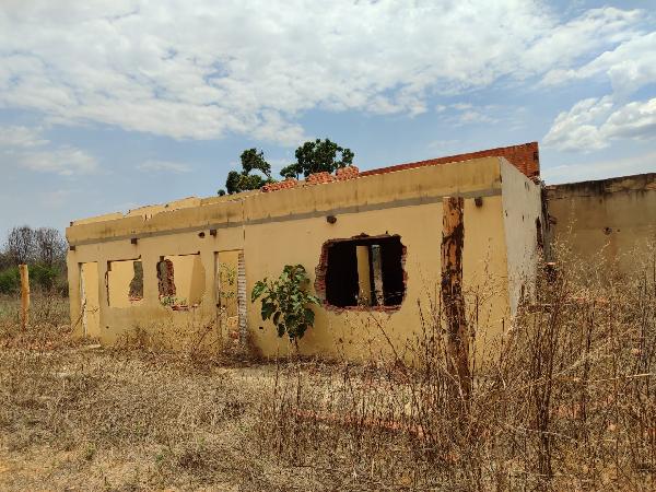 Casa com 120m² de área privativa e 2198m² de terreno
