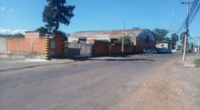 Imóvel com 2.399,25 m² de terreno e 687,71 m² construídos em Santa Maria