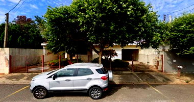 Casa com 50% de Propriedade e Piscina em São José