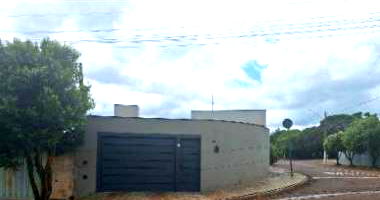 Casa com 3 quartos, 2 banheiros e 143m² construída, ocupada